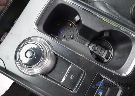 2019 Ford Fusion Hybrid Titanium from USA, damaged, VIN 3FA6P0RU9KR175450